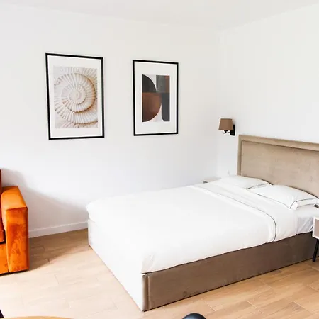 Trzy Apartment